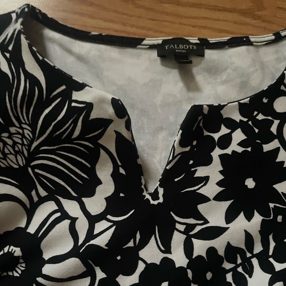 Talbots Woman's Black & White Floral Print Dress size P - Picture 4 of 7